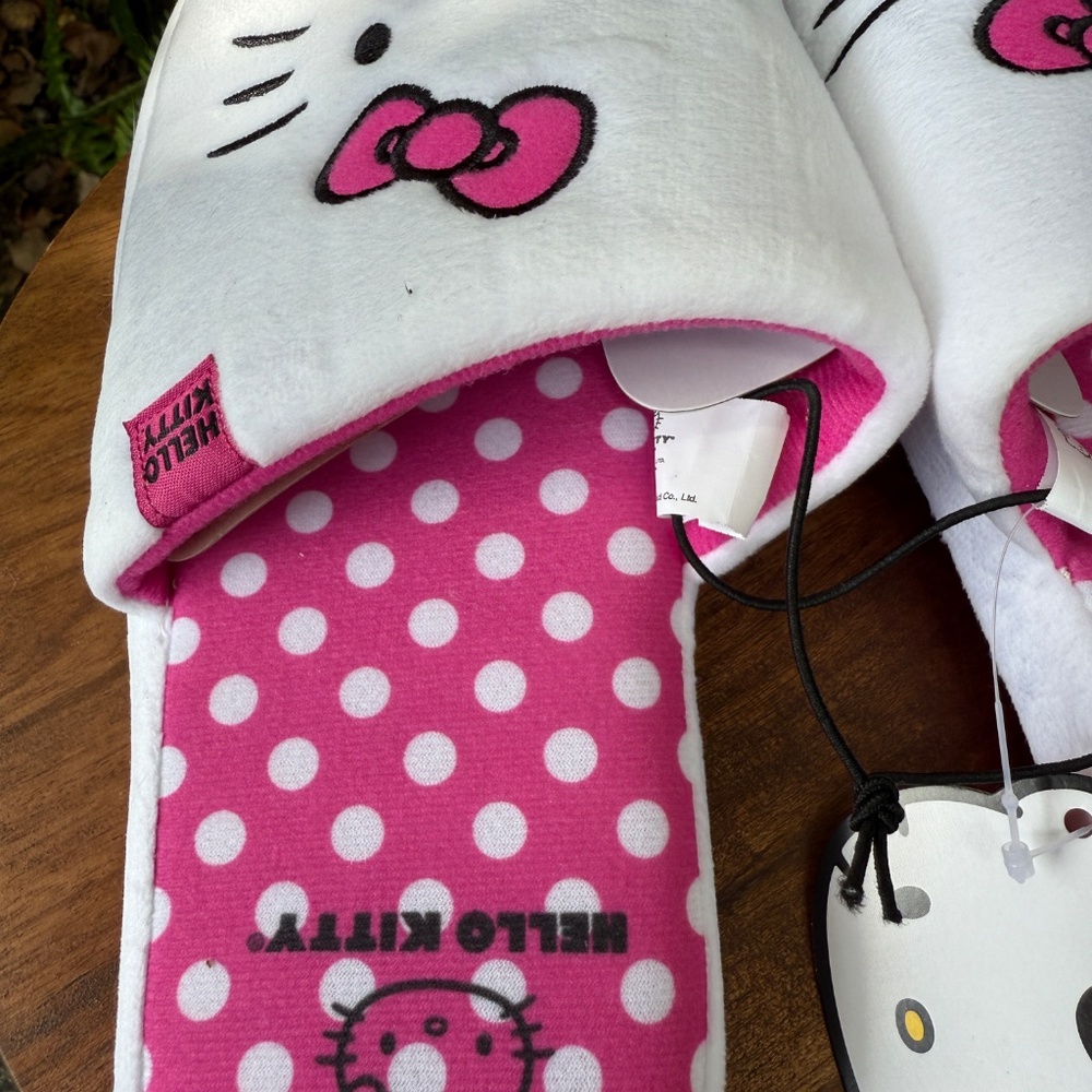 NEW Sanrio Hello Kitty Slides slippers L - 8/9 - Picture 3 of 7